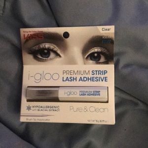 Clear eyelash glue